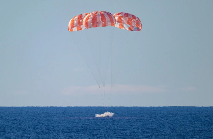 10 дней, которые впечатлили мир: корабль «Орион» с астронавтами миссии «Артемида-2» благополучно вернулся на Землю (видео)