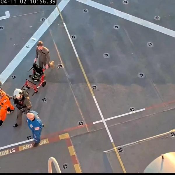 10 дней, которые впечатлили мир: корабль «Орион» с астронавтами миссии «Артемида-2» благополучно вернулся на Землю (видео)