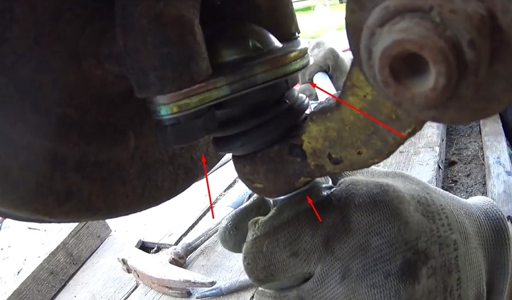 Как выполнить замену шаровой опоры ВАЗ 2113, 2114, 2115 своими руками