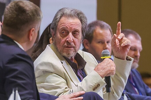 Отец Илона Маска высказался о Путине