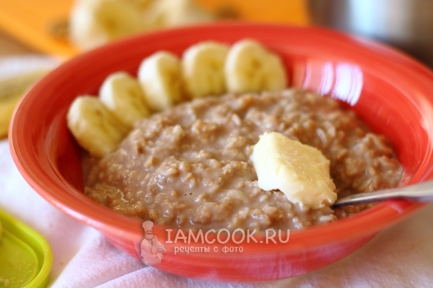 Рецепт геркулесовой каши с бананом и орехами