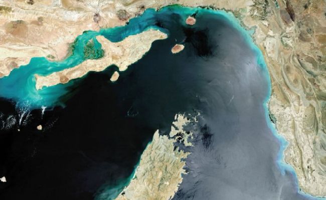 Даже мощные американские авианосцы не рискуют приближаться к Ормузскому проливу — NYT