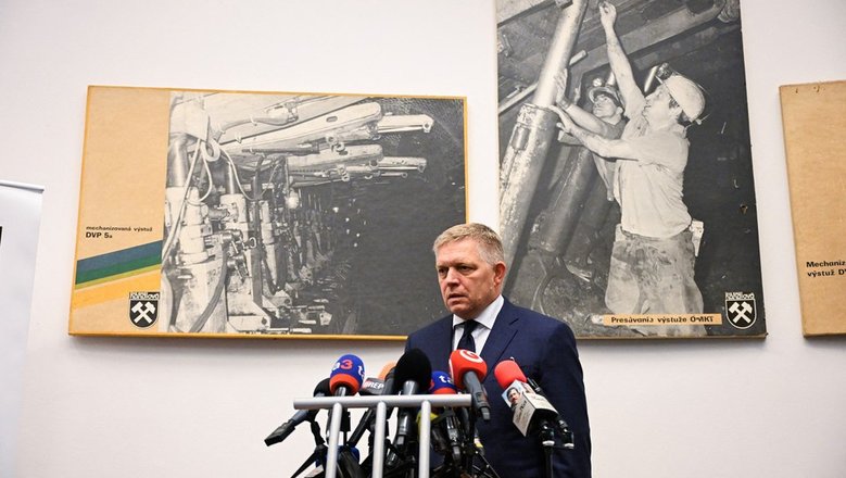 Латвия и Литва не хотят пропускать самолет Фицо на торжества к Дню Победы в РФ