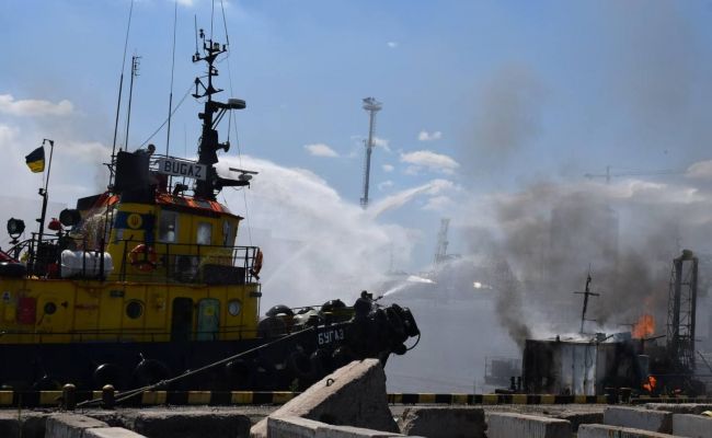 Поздравляю соврамши: ВС России уничтожили боевые катера ВСУ в порту Одессы
