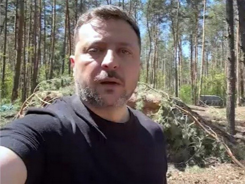 Зеленский приехал на фронт и сделал новое заявление о перемирии. Чего ждать от Киева на 9 Мая?