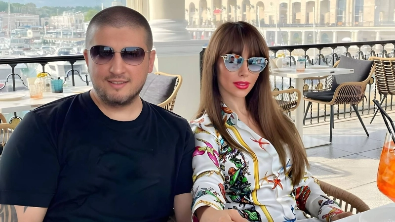 Фасад треснул: Савельева, Логинов и другие звёзды, чьи образцовые браки оказались фикцией