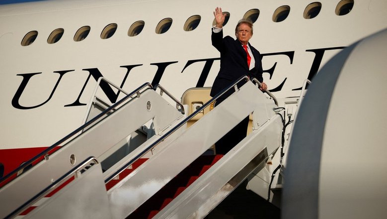 «Ничего не делаю»: Трамп прокомментировал возможное снятие санкций с РФПИ